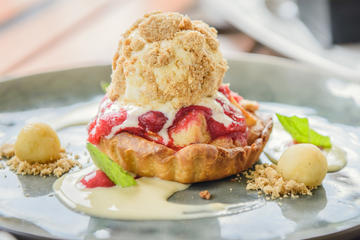 Mt Tamborine Deluxe Winery Day Trip from Brisbane Including Gourmet Lunch