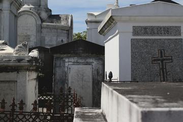 The Infamous City of the Dead Cemetery Tour