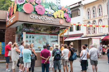 Chinatown Walking Tour - Wet Market - Buddha Tooth Relic Temple - Chinese Biscuit Sampling