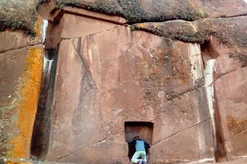 Aramu Muru_Lake Titicaca_Half Day