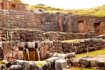 Arequipa, Colca Canyon, Lake Titicaca (rural overnight), Cusco, Machu Picchu - 13 Days 12 Nights