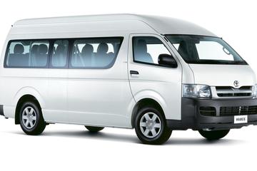 Private Minivan Transfer: Changi Airport to Marina Bay Cruise Centre