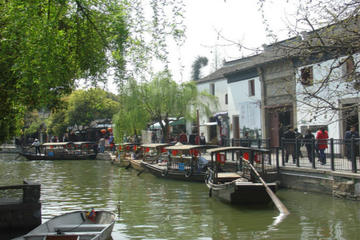 One Day Bus Tour: Zhujiajiao Water Village and Shanghai City