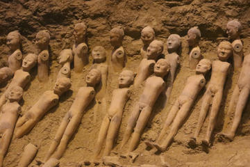 Private Customizable Day Tour of Jingdi Emperor's Tomb with Entrance Ticket