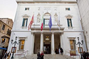 Hidden Venice Walking Tour and Gondola Ride