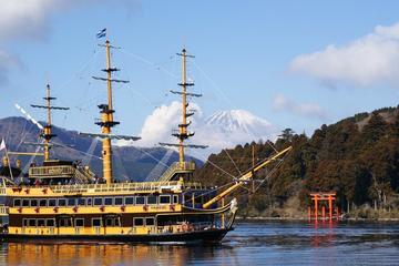 Mt Fuji Day Trip: Pirate Ship of Lake Ashi, Mt Fuji 5th Station and Gotemba Premium Outlets including Lunch