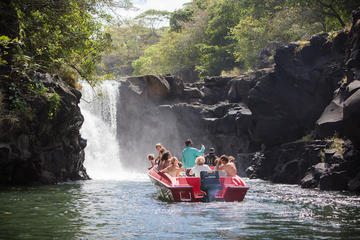 Full-Day Private Speedboat Tour to Ile Aux Cerfs