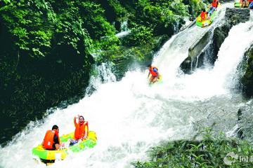 Self-Guided Day Trip of Wuzhishan Rain Forest Rafting From Sanya