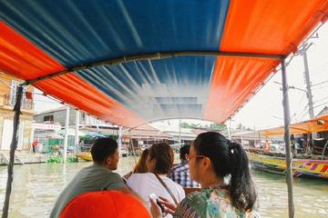 Weekend Amphawa Floating Market Including Temple Cruise Tour from Hua Hin