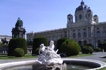 Full-Day Imperial Vienna Tour from Budapest with Hotel Pickup