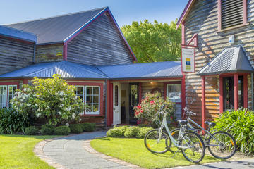 Full-Day Self-Guided Scenic Cycling Winery Tour from Nelson