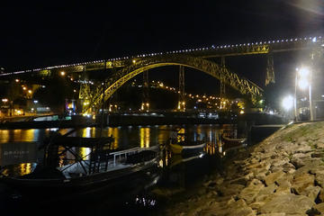 Porto Private Small Group Night Tour with Dinner and Wine
