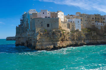 From Lecce: Ostuni, Alberobello and Poligano a Mare Semi-Independent Tour