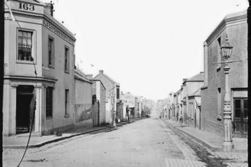 Melbourne Historical Walking Tour: Crime, Gangsters & Lolly Shops
