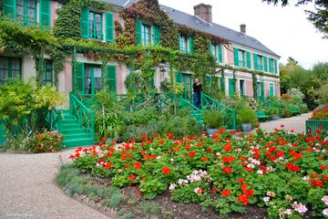 Small-Group Giverny, Impressionism, Monet's House and Gardens Tour from Paris