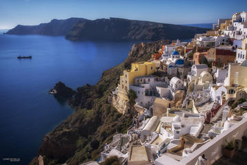 Private Guided Tour of Traditional Santorini