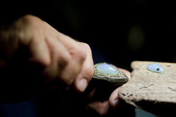 Tailormade Jewelry Guided Tour in Milan