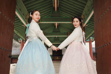 Changdeokgung Palace Hanbok Rental Experience in Seoul