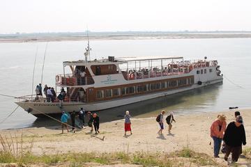 Sightseeing Cruise Between Mandalay and Bagan