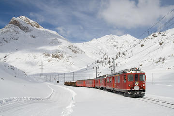TOUR BERNINA EXPRESS TRAIN AND ST MORITZ