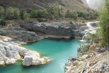 Wadi Shab Coastal Trekking 4X4