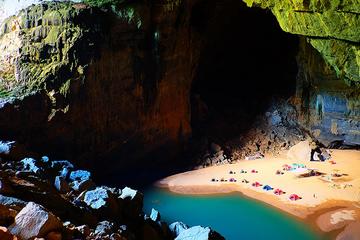 SWALLOW CAVE (HANG EN) TREKKING