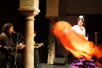 Evening Tapas and Flamenco Tour in Old Town Seville