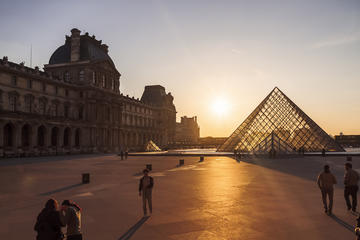 Welcome to Paris City Stroll & Seine River Cruise