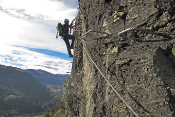 Small-Group Iron Road Rock Climb in Queenstown