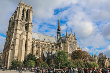 An afternoon in Paris: Notre Dame, Sainte Chapelle, River Cruise & Eiffel Tower