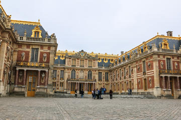 Skip-the-Line Half-Day Versailles Palace and Gardens Tour by Train from Paris