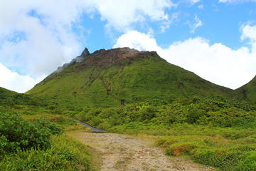 Hike La Soufrière Volcano