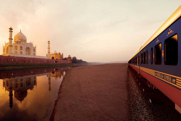 Private Full-Day Agra and Taj Mahal Tour by High-Speed Train with Meals