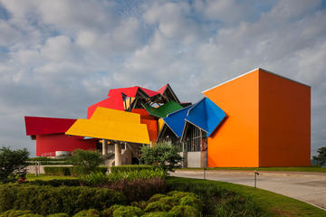 Biomuseo Admission Ticket With Access to Permanent Exhibitions, Temporary Exhibitions and Botanical Park