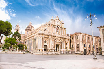 Catania Walking Tour including Typical Sicilian products Tasting