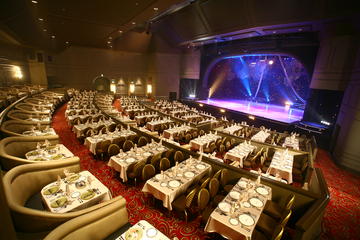 SandCastle Magic Show and Dinner in Tumon