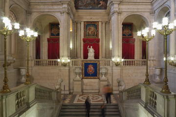 Palacio Real de Madrid & The Old City Tour Skip-the-Line Small Group Guided Tour