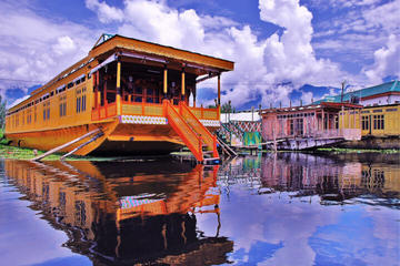 Private 06 Nights tour of Paradise of Earth Kashmir