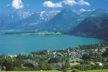 Salzburg Lakes and Mountains Region Hop-on Hop-off Bus Tour
