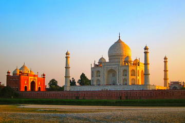 All Inclusive Tour: Private Day Trip to Taj Mahal & Agra Fort from New Delhi