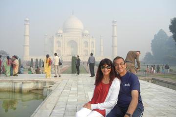 Private Tour: Overnight Taj Mahal and Agra Tour with Fatehpur Sikri from Delhi