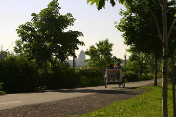 Private guided tour by pedicab on Ile d'Orleans