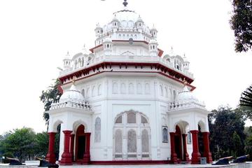 Amritsar and its Golden Temple: A Historical and Cultural Walking Tour with Private Transfer