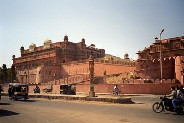 Bikaner Heritage Walking Tour with Private Transfer