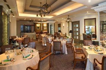 Enjoy South Indian Cuisine At Dakshin In The Sheraton New Delhi with Private Transfer