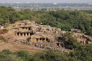 Explore the Historical Caves of the Khandagiri and Udayagiri Hills from Bhubaneswar with Private Transfer