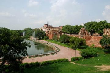 Hauz Khas Village - a Blend of Ancient and Modern Delhi