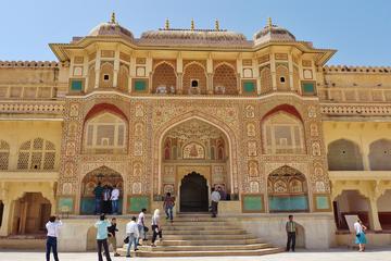 Jaipur: Tour the Magnificent Amber Fort with Private Transfer