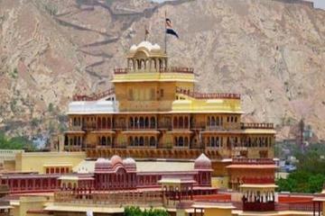 Magnificent Jaipur - a Half Day City Tour