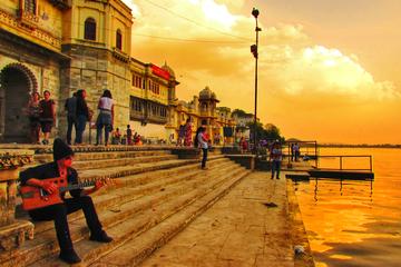 Udaipur, The City of Lakes - A Heritage Walk with private transfers